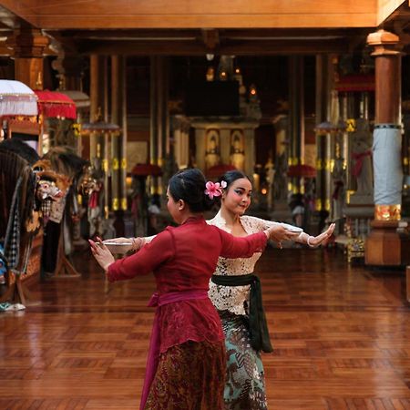 Ayodya Resort Bali Nusa Dua  Exterior foto A traditional Javanese dance