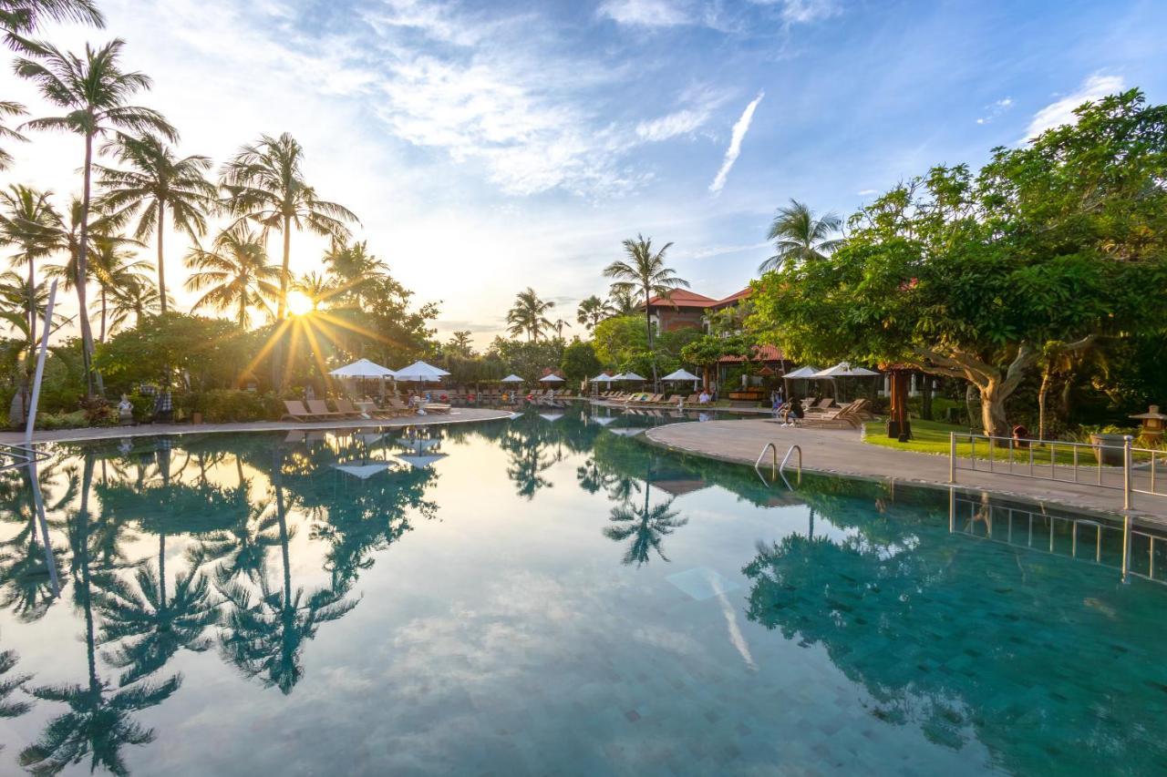 Ayodya Resort Bali Nusa Dua  Exterior foto The pool at the resort