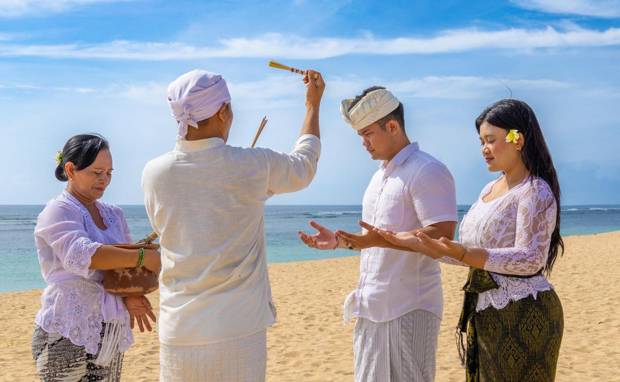 Ayodya Resort Bali Nusa Dua  Exterior foto A Balinese wedding