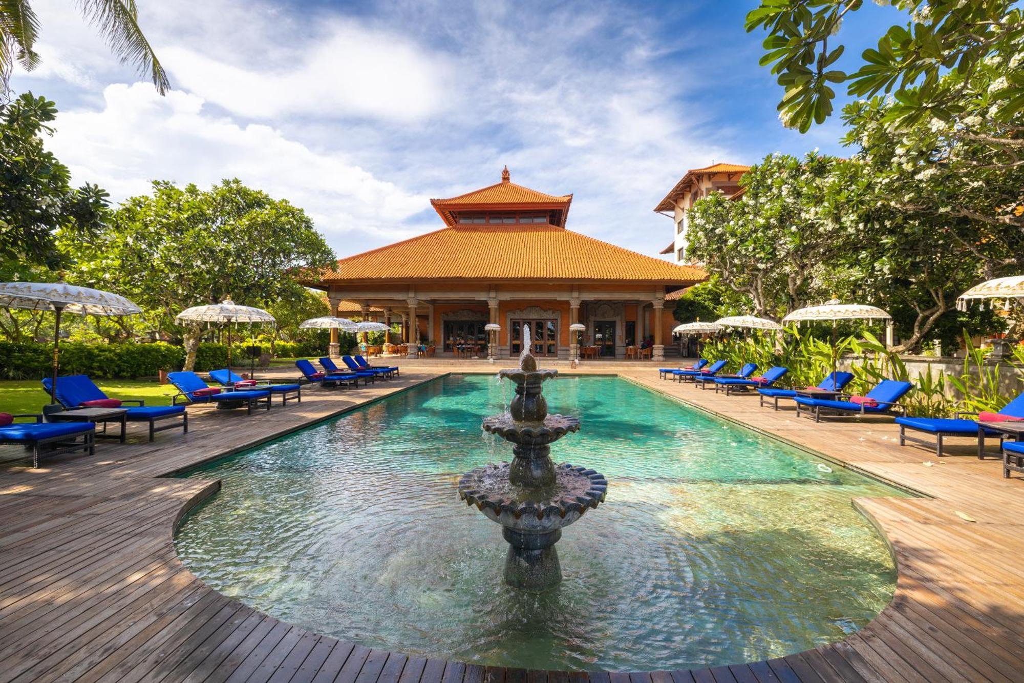 Ayodya Resort Bali Nusa Dua  Exterior foto The swimming pool at the hotel