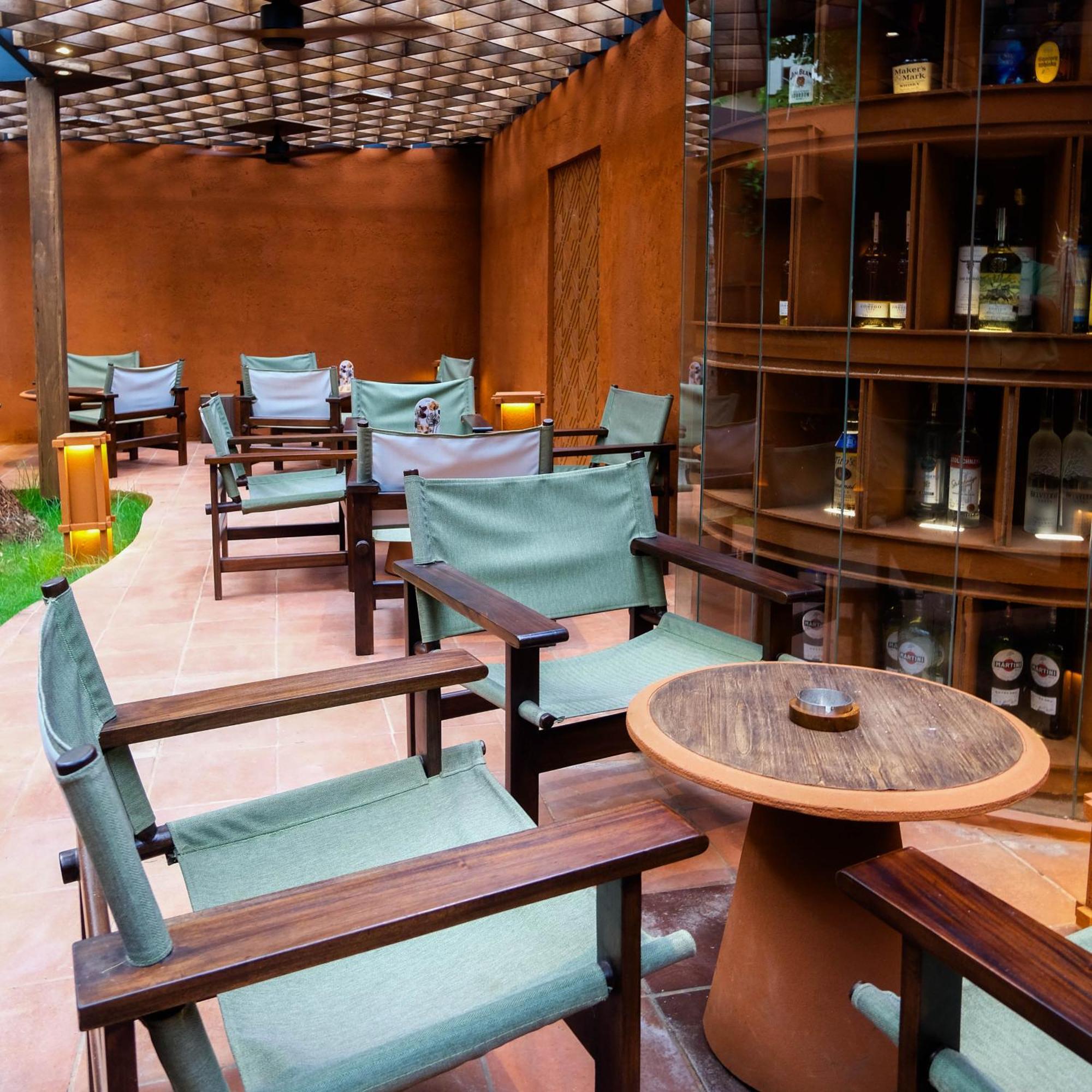 Ayodya Resort Bali Nusa Dua  Exterior foto The bar at the hotel